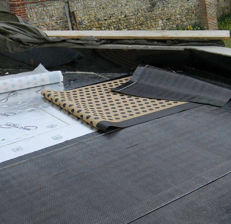 Étanchéité toiture, terrasse et recherche de fuites en Seine-et-Marne